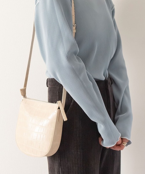 me+em select（ミームセレクト）の「クロコダイル柄ハーフムーンショルダーバッグ（ショルダーバッグ・レディース・ブラック/ダークブラウン/ベージュ/ブラウン/アイボリー・FREE）」の8枚目の写真