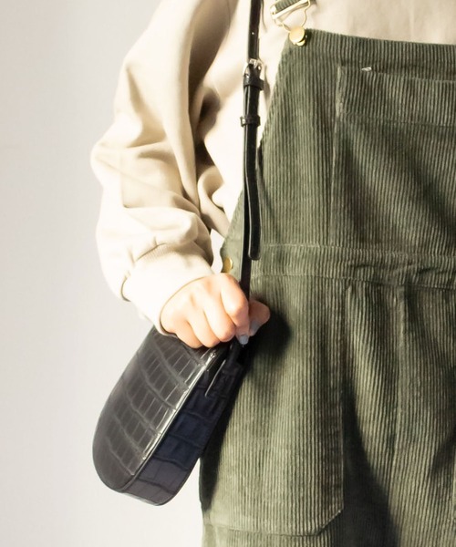 me+em select（ミームセレクト）の「クロコダイル柄ハーフムーンショルダーバッグ（ショルダーバッグ・レディース・ブラック/ダークブラウン/ベージュ/ブラウン/アイボリー・FREE）」の11枚目の写真