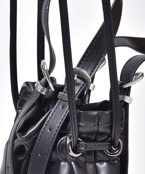 SVEC（シュベック）の「バックルベルト 巾着 ショルダーバッグ（ショルダーバッグ・レディース・ブラック/ホワイト/シルバー・FREE）」の8枚目の写真