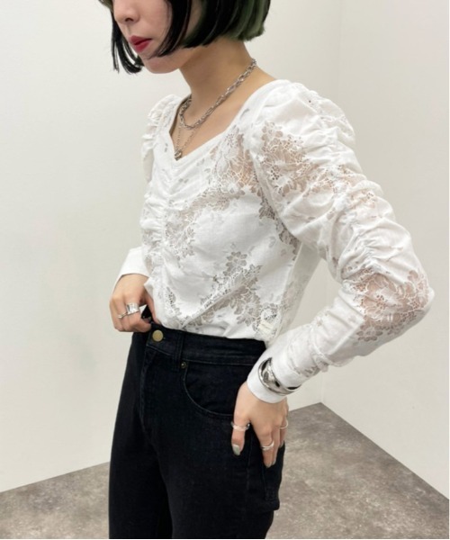 apres jour mignon(アプレジュールミニョン)の「袖コンシャスレースブラウス 【ZOZOTOWN限定アイテム】(シャツ/ブラウス・レディース・ブラック/ブルー/オフホワイト・X-LARGE/フリー)」の1枚目の写真