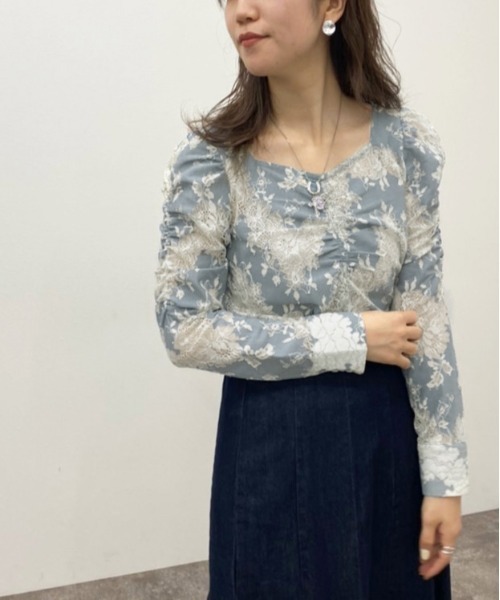 apres jour mignon(アプレジュールミニョン)の「袖コンシャスレースブラウス 【ZOZOTOWN限定アイテム】(シャツ/ブラウス・レディース・ブラック/ブルー/オフホワイト・X-LARGE/フリー)」の3枚目の写真