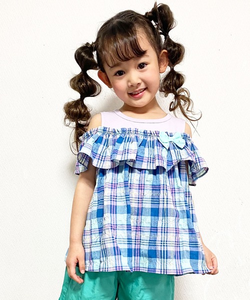 KP（ケーピー）の「シャーリングチェックオフショルダーチュニック(100-130cm)（チュニック・キッズ・オレンジ/ブルー系その他・110cm/120cm/130cm/100cm）」の2枚目の写真