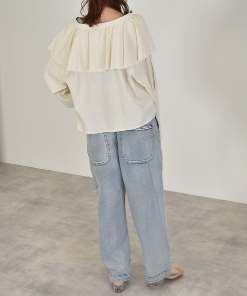 w closet(ダブルクローゼット)の「ラッフル衿ブラウス(シャツ/ブラウス・レディース・ホワイト/ライム/グレイッシュベージュ・FREE)」の4枚目の写真