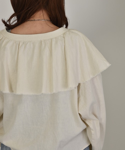 w closet(ダブルクローゼット)の「ラッフル衿ブラウス(シャツ/ブラウス・レディース・ホワイト/ライム/グレイッシュベージュ・FREE)」の10枚目の写真