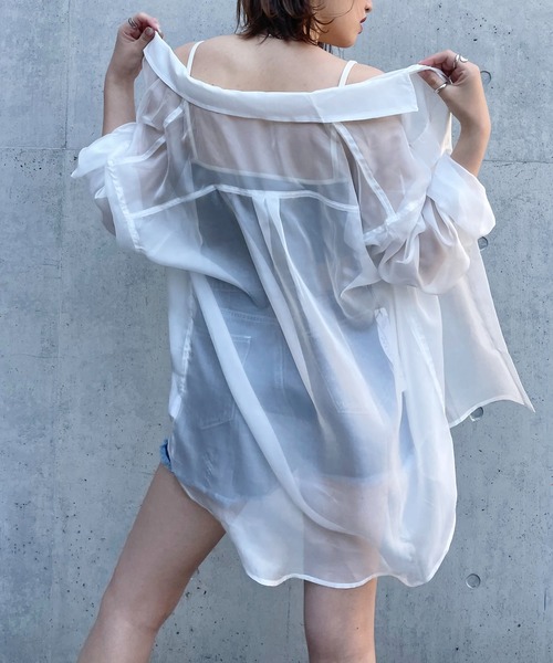 SPIRALGIRL（スパイラルガール）の「シアーオーバーシャツ（シャツ/ブラウス・レディース・ベージュ/オフホワイト/ピンク/グレー・FREE）」の11枚目の写真