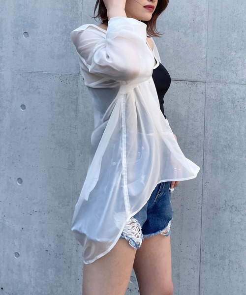 SPIRALGIRL（スパイラルガール）の「シアーオーバーシャツ（シャツ/ブラウス・レディース・ベージュ/オフホワイト/ピンク/グレー・FREE）」の6枚目の写真