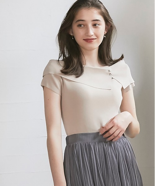 12Twelve Agenda(トゥエルブ アジェンダ)の「アシメオフショルフレンチスリーブニットプルオーバー(ニット/セーター・レディース・ベージュ/ミント/ブラック/オフホワイト/ワインレッド・M)」の3枚目の写真