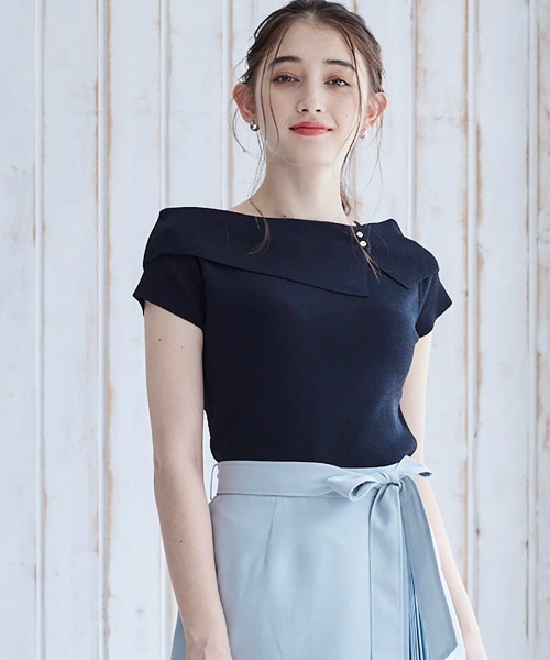 12Twelve Agenda(トゥエルブ アジェンダ)の「アシメオフショルフレンチスリーブニットプルオーバー(ニット/セーター・レディース・ベージュ/ミント/ブラック/オフホワイト/ワインレッド・M)」の2枚目の写真