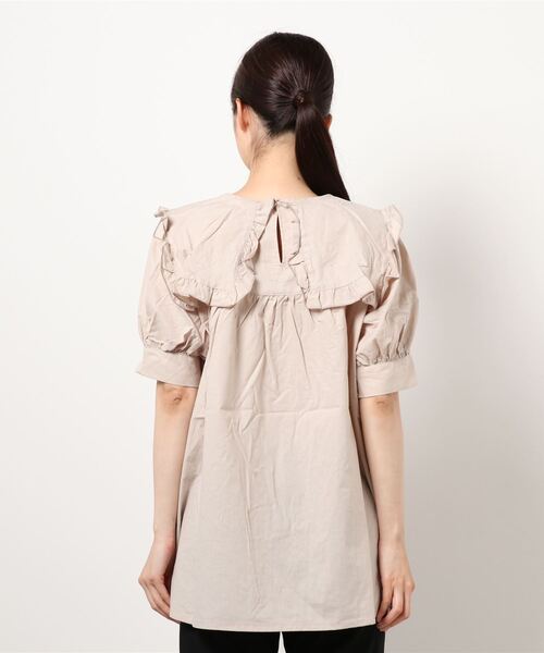 ehka sopo（エヘカソポ）の「フリル衿チュニック丈ブラウス（シャツ/ブラウス・レディース・ベージュ/ブラック/オフホワイト・ﾌﾘ-）」の5枚目の写真