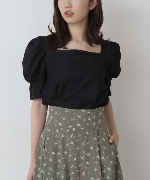 FREE'S MART(フリーズマート)の「◇スクエアネック短丈半袖ボリュームスリーブブラウス(シャツ/ブラウス・レディース・ブラック系その他/ベージュ系その他/ライトグリーン系/パープル系その他・FREE)」の2枚目の写真