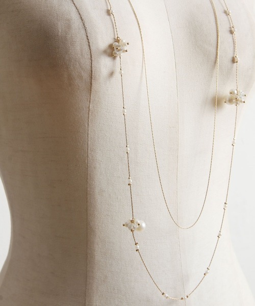 tocco closet（トッコ　クローゼット）の「パール×クリアビーズ装飾２連ロングネックレス（ネックレス・レディース・ゴールド・FREE）」の5枚目の写真