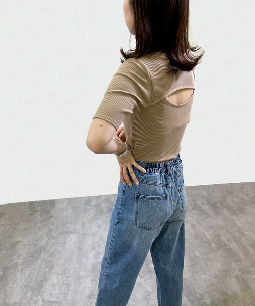 4youstory（フォーユーストーリー）の「バックオープンTシャツ（Tシャツ/カットソー・レディース・ブラック/オフホワイト/モカ・FREE）」の13枚目の写真