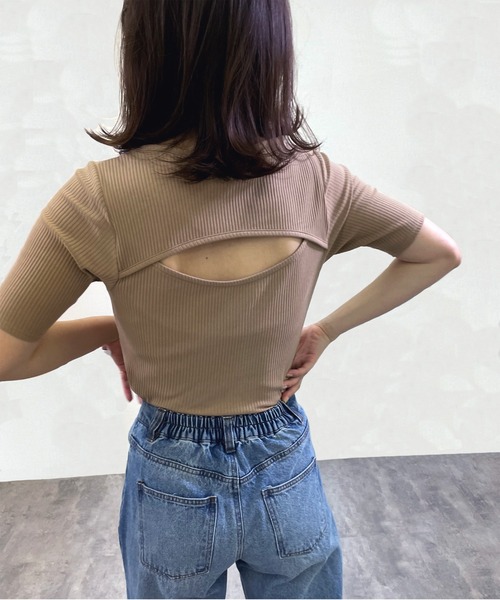 4youstory（フォーユーストーリー）の「バックオープンTシャツ（Tシャツ/カットソー・レディース・ブラック/オフホワイト/モカ・FREE）」の9枚目の写真