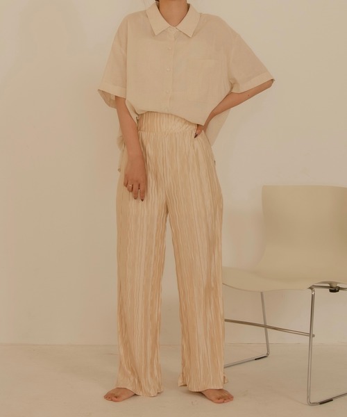 lawgy(ラウジー)の「satin pleats highwaist pants(その他パンツ・レディース・アイボリー/ベージュ・FREE)」の7枚目の写真