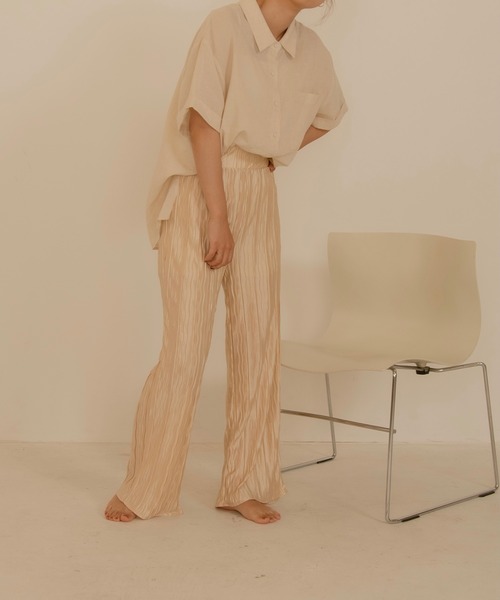 lawgy(ラウジー)の「satin pleats highwaist pants(その他パンツ・レディース・アイボリー/ベージュ・FREE)」の13枚目の写真