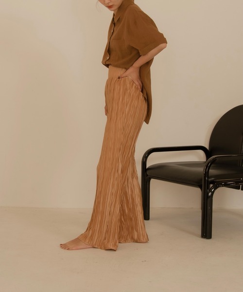 lawgy(ラウジー)の「satin pleats highwaist pants(その他パンツ・レディース・アイボリー/ベージュ・FREE)」の12枚目の写真