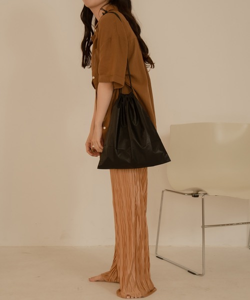 lawgy(ラウジー)の「satin pleats highwaist pants(その他パンツ・レディース・アイボリー/ベージュ・FREE)」の8枚目の写真