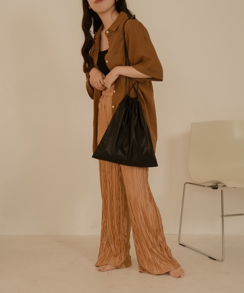 lawgy(ラウジー)の「satin pleats highwaist pants(その他パンツ・レディース・アイボリー/ベージュ・FREE)」の6枚目の写真