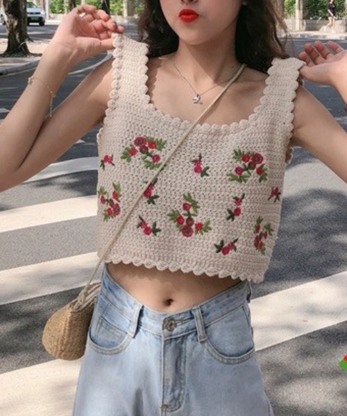 KOR（ケーオーアール）の「韓国風ちびフラワーニットベスト（ベスト・レディース・アイボリー・FREE）」の8枚目の写真