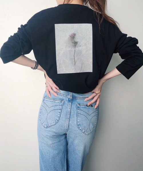 Banner Barrett(バナーバレット)の「ローズバックプリントTee(Tシャツ/カットソー・レディース・ホワイト/ブラック・38)」の1枚目の写真