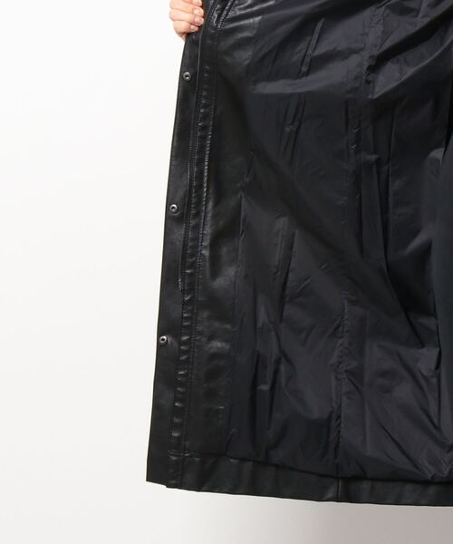 SISLEY（シスレー）の「フェイクレザーフード付きスタンドカラーロングコート（トレンチコート・レディース・ブラック・40/42/44/38）」の10枚目の写真