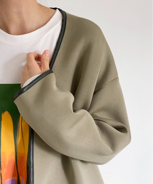 ottilie（オティーリエ）の「パイピングボンディングジャケット（ノーカラージャケット・レディース・カーキ/グレー/ナチュラル・FREE）」の22枚目の写真