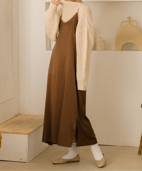 Ambre Neige（アンブルネージュ）の「サテンキャミワンピース／【WEB/EC限定商品】（ワンピース・レディース・ライトベージュ/マスタード/ダークブラウン/ベージュ/イエロー/アイボリー・FREE）」の11枚目の写真