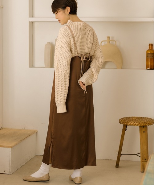 Ambre Neige（アンブルネージュ）の「サテンキャミワンピース／【WEB/EC限定商品】（ワンピース・レディース・ライトベージュ/マスタード/ダークブラウン/ベージュ/イエロー/アイボリー・FREE）」の13枚目の写真