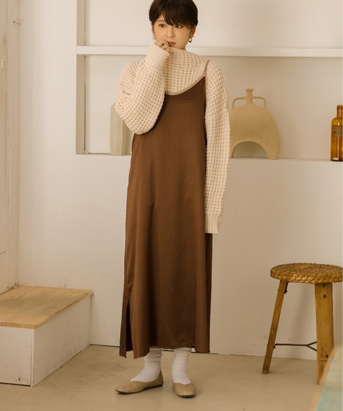 Ambre Neige（アンブルネージュ）の「サテンキャミワンピース／【WEB/EC限定商品】（ワンピース・レディース・ライトベージュ/マスタード/ダークブラウン/ベージュ/イエロー/アイボリー・FREE）」の16枚目の写真