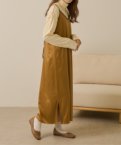 Ambre Neige（アンブルネージュ）の「サテンキャミワンピース／【WEB/EC限定商品】（ワンピース・レディース・ライトベージュ/マスタード/ダークブラウン/ベージュ/イエロー/アイボリー・FREE）」の8枚目の写真