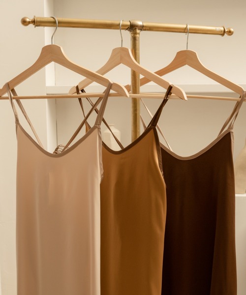 Ambre Neige（アンブルネージュ）の「サテンキャミワンピース／【WEB/EC限定商品】（ワンピース・レディース・ライトベージュ/マスタード/ダークブラウン/ベージュ/イエロー/アイボリー・FREE）」の14枚目の写真