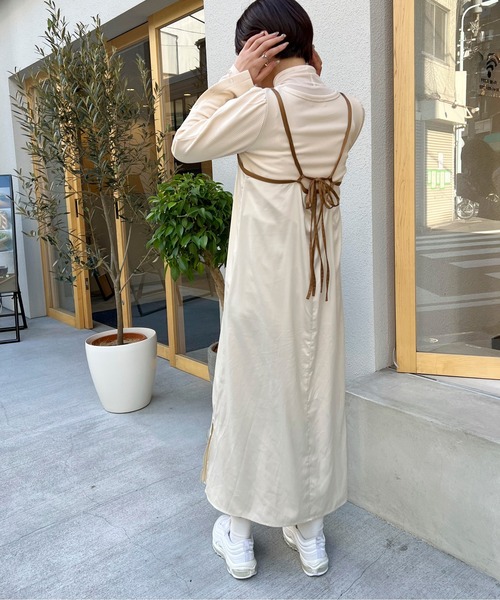 Ambre Neige（アンブルネージュ）の「サテンキャミワンピース／【WEB/EC限定商品】（ワンピース・レディース・ライトベージュ/マスタード/ダークブラウン/ベージュ/イエロー/アイボリー・FREE）」の20枚目の写真