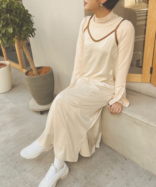 Ambre Neige（アンブルネージュ）の「サテンキャミワンピース／【WEB/EC限定商品】（ワンピース・レディース・ライトベージュ/マスタード/ダークブラウン/ベージュ/イエロー/アイボリー・FREE）」の19枚目の写真