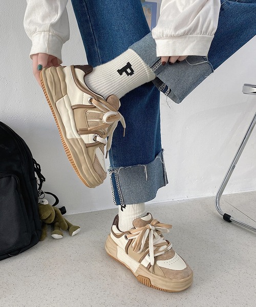 aimoha（アイモハ）の「かわいい厚底スニーカー（スニーカー・レディース・ベージュ/ブラック・24.5cm/23.5cm/24.0cm/22.5cm/23.0cm）」の2枚目の写真