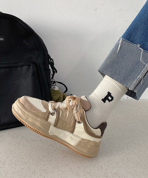 aimoha（アイモハ）の「かわいい厚底スニーカー（スニーカー・レディース・ベージュ/ブラック・24.5cm/23.5cm/24.0cm/22.5cm/23.0cm）」の19枚目の写真