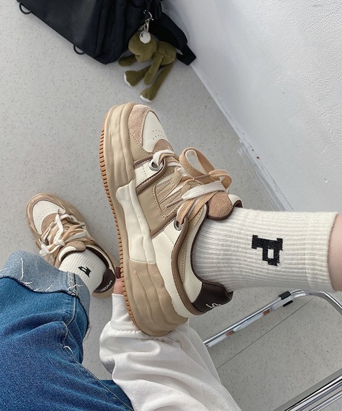 aimoha（アイモハ）の「かわいい厚底スニーカー（スニーカー・レディース・ベージュ/ブラック・24.5cm/23.5cm/24.0cm/22.5cm/23.0cm）」の21枚目の写真