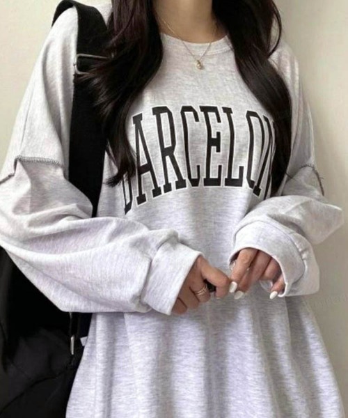 Dalfwin(ダールフィン)の「韓国ファッションBARCELONAカレッジロゴオーバーサイズスウェット(スウェット・レディース・チャコールグレー/グレー/ブラック/グレー系その他2/グレー系その他/ブラック系その他・FREE)」の17枚目の写真