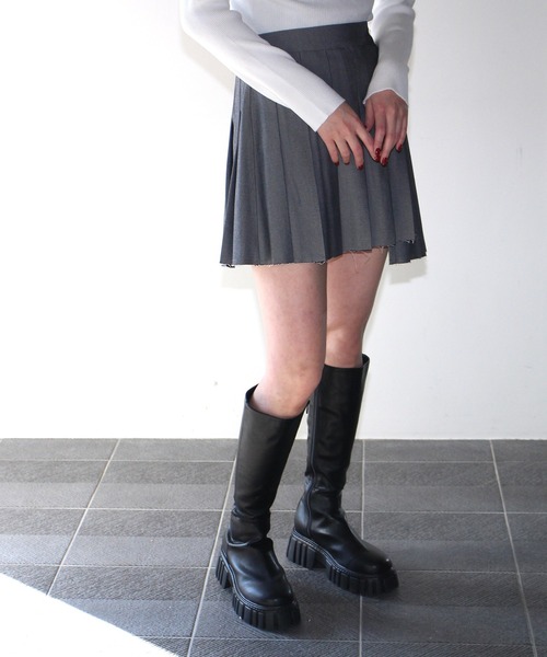 one way(ワンウェイ)の「【oneway Jeans】プリーツアシメスカート(スカート・レディース・ブラック/ベージュ/グレー・FREE)」の3枚目の写真