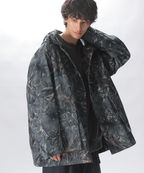 niko and...（ニコアンド）の「[UNSTUDIED]タイダイスノーパーカー（ナイロンジャケット・メンズ・ネイビー/スモーク・MEDIUM/LARGE）」の2枚目の写真