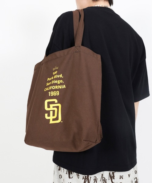 MLB（メジャーリーグベースボール）の「【MLB / メジャーリーグベースボール】チームロゴ トートバッグ（トートバッグ・メンズ・ブラック/ブラウン/ブルー/グリーン/ホワイト/ブラウン系その他/ブラック系その他・ONESIZE）」の6枚目の写真