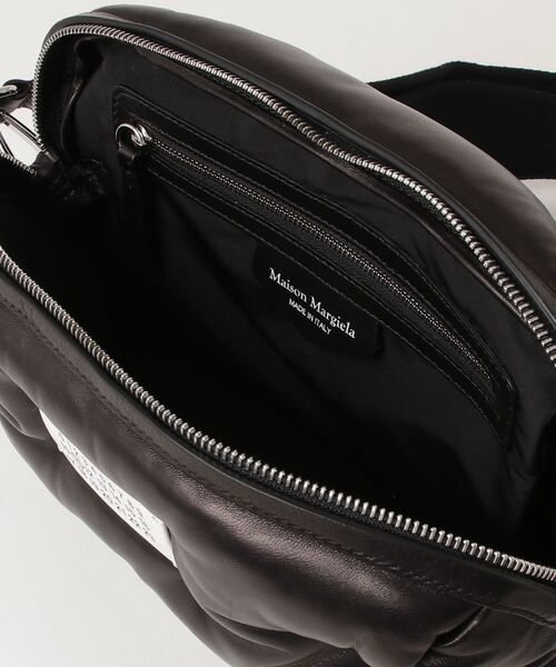 Maison Margiela（メゾンマルジェラ）の「Maison Margiela GLAM SLAM CROSSBODY（ショルダーバッグ・メンズ・ブラック・FREE）」の4枚目の写真