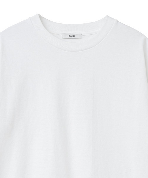 CLANE（クラネ）の「UNEVEN SIDE SLIT T-SHIRT（Tシャツ/カットソー・レディース・ホワイト/ベージュ・1/2）」の11枚目の写真