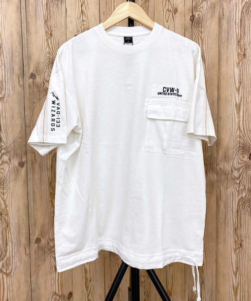 AVIREX(アヴィレックス)の「フェイドウォッシュ ルーズ フィット ミリタリーポケット半袖Tシャツ(Tシャツ/カットソー・メンズ・カーキ/ブラック/オリーブ/オフホワイト・XL/M/XXL/L)」の2枚目の写真