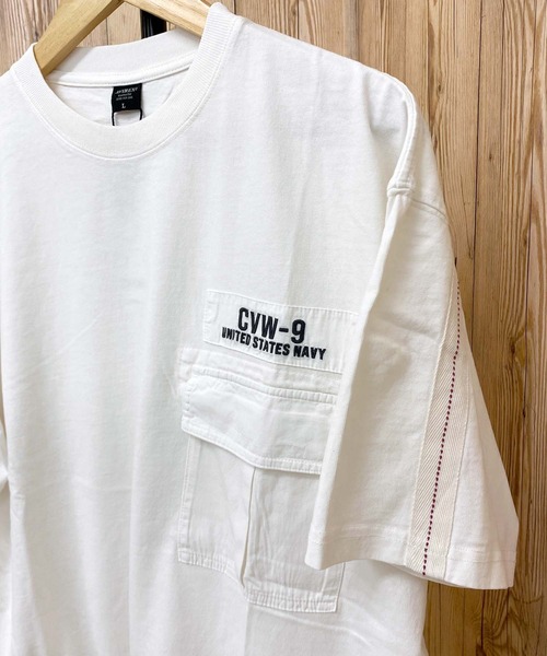 AVIREX(アヴィレックス)の「フェイドウォッシュ ルーズ フィット ミリタリーポケット半袖Tシャツ(Tシャツ/カットソー・メンズ・カーキ/ブラック/オリーブ/オフホワイト・XL/M/XXL/L)」の19枚目の写真