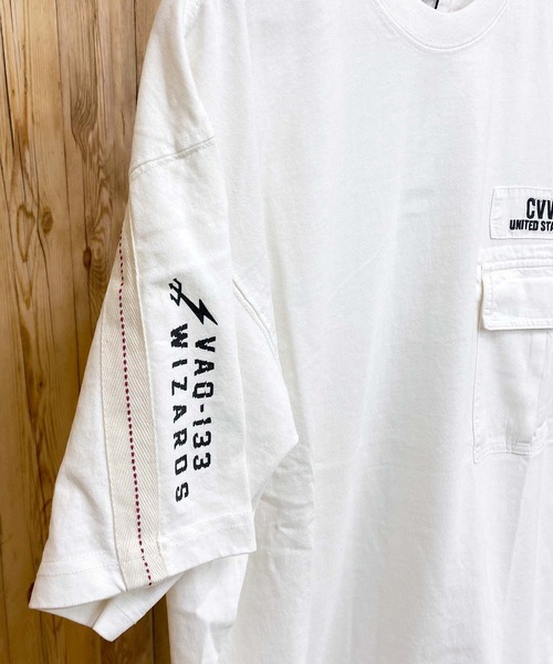 AVIREX(アヴィレックス)の「フェイドウォッシュ ルーズ フィット ミリタリーポケット半袖Tシャツ(Tシャツ/カットソー・メンズ・カーキ/ブラック/オリーブ/オフホワイト・XL/M/XXL/L)」の20枚目の写真
