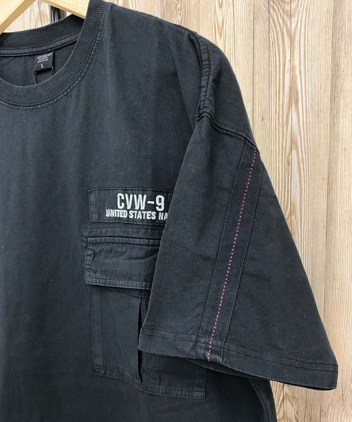AVIREX(アヴィレックス)の「フェイドウォッシュ ルーズ フィット ミリタリーポケット半袖Tシャツ(Tシャツ/カットソー・メンズ・カーキ/ブラック/オリーブ/オフホワイト・XL/M/XXL/L)」の8枚目の写真