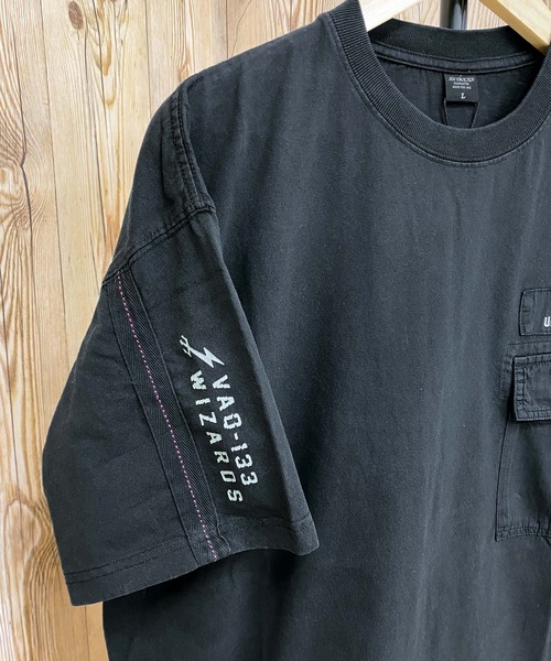 AVIREX(アヴィレックス)の「フェイドウォッシュ ルーズ フィット ミリタリーポケット半袖Tシャツ(Tシャツ/カットソー・メンズ・カーキ/ブラック/オリーブ/オフホワイト・XL/M/XXL/L)」の9枚目の写真