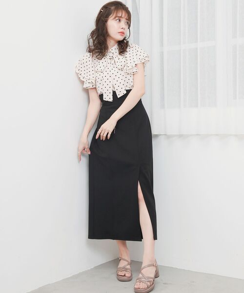 MAJESTIC LEGON(マジェスティックレゴン)の「スタイルアップスリットIラインスカート(スカート・レディース・ブラック/ライトグリーン/アイボリー・SMALL/MEDIUM)」の5枚目の写真