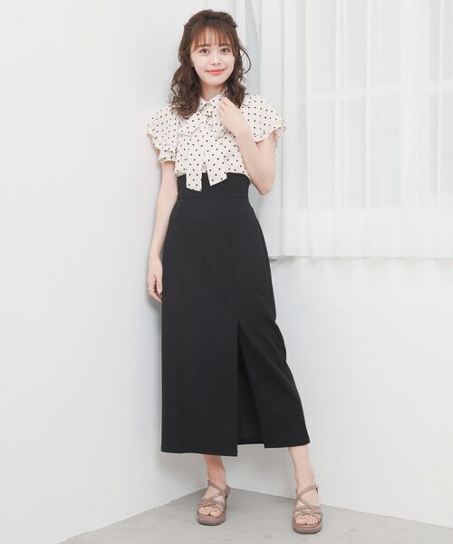 MAJESTIC LEGON(マジェスティックレゴン)の「スタイルアップスリットIラインスカート(スカート・レディース・ブラック/ライトグリーン/アイボリー・SMALL/MEDIUM)」の8枚目の写真