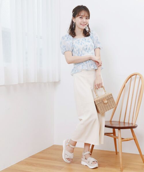 MAJESTIC LEGON(マジェスティックレゴン)の「スタイルアップスリットIラインスカート(スカート・レディース・ブラック/ライトグリーン/アイボリー・SMALL/MEDIUM)」の12枚目の写真